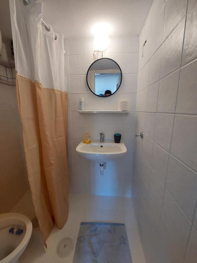 Artemis Ermoupoli Centre Appartement pour petit budget Backpackers Extérieur photo